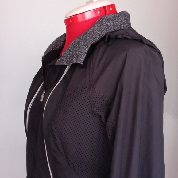 Lululemon Athletica Lightweight Jacket Sz 4 - Picture 5 of 14